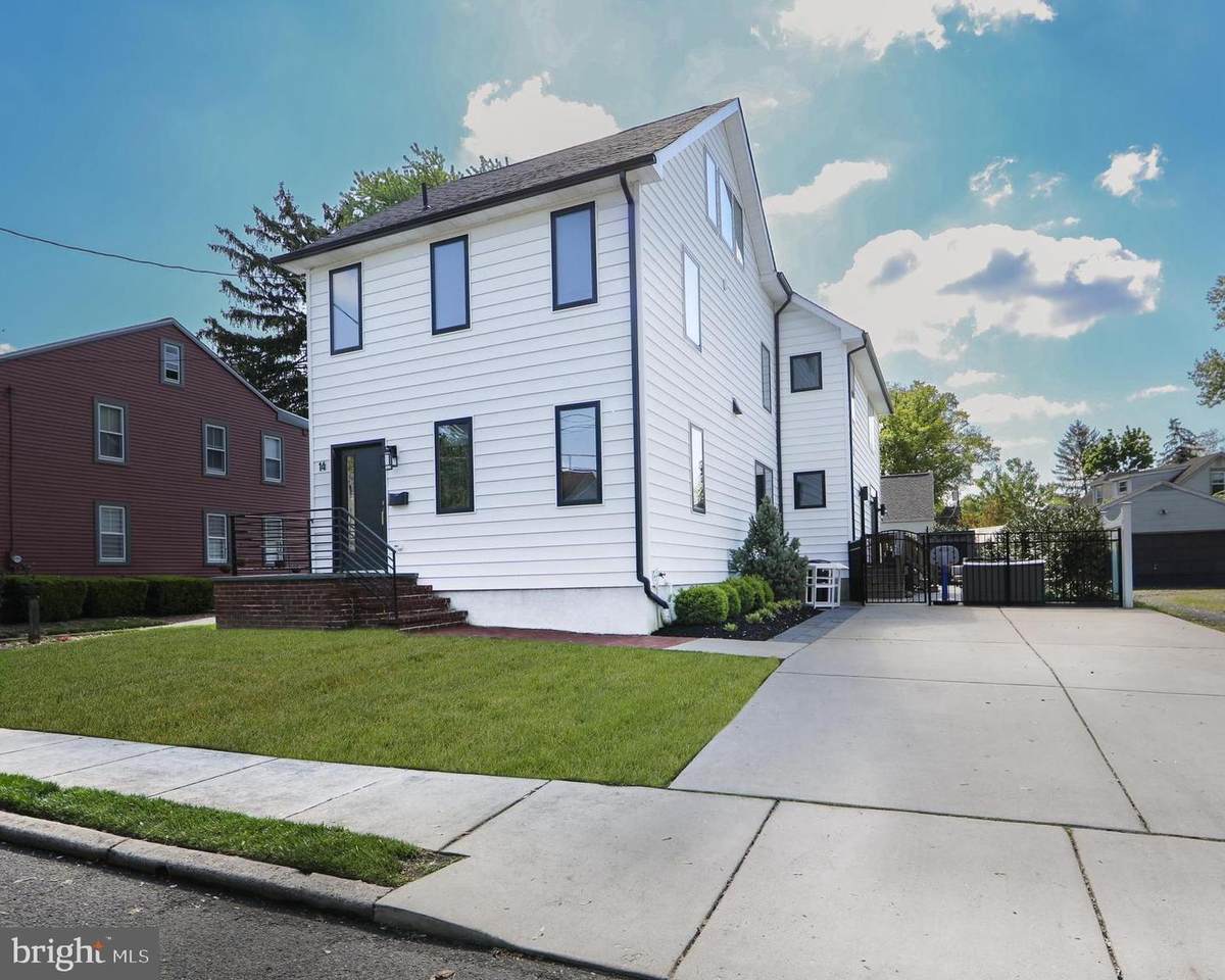 14 Crystal Lake Avenue - Photo 1