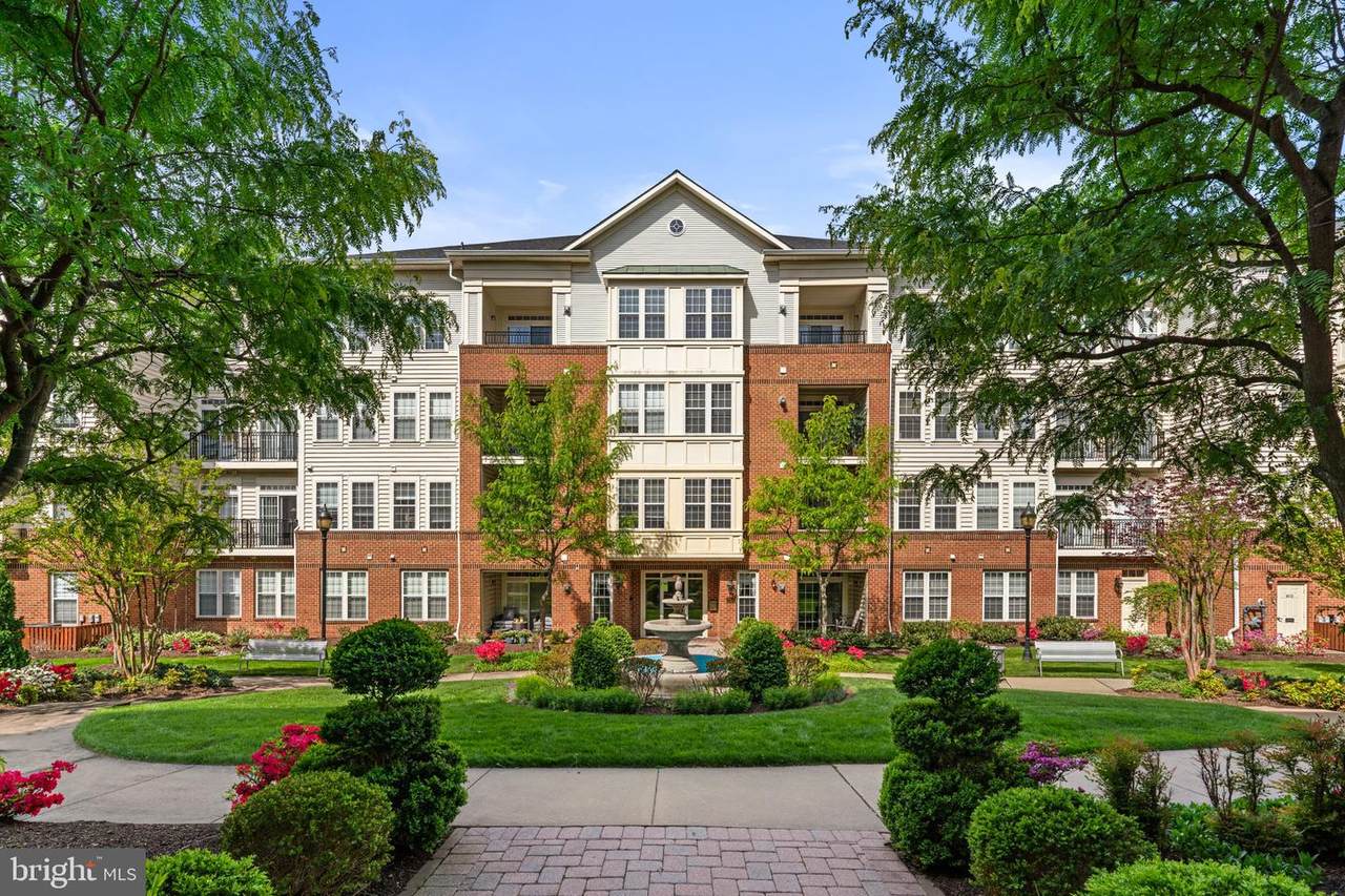 2500 Kensington Gardens - Photo 1
