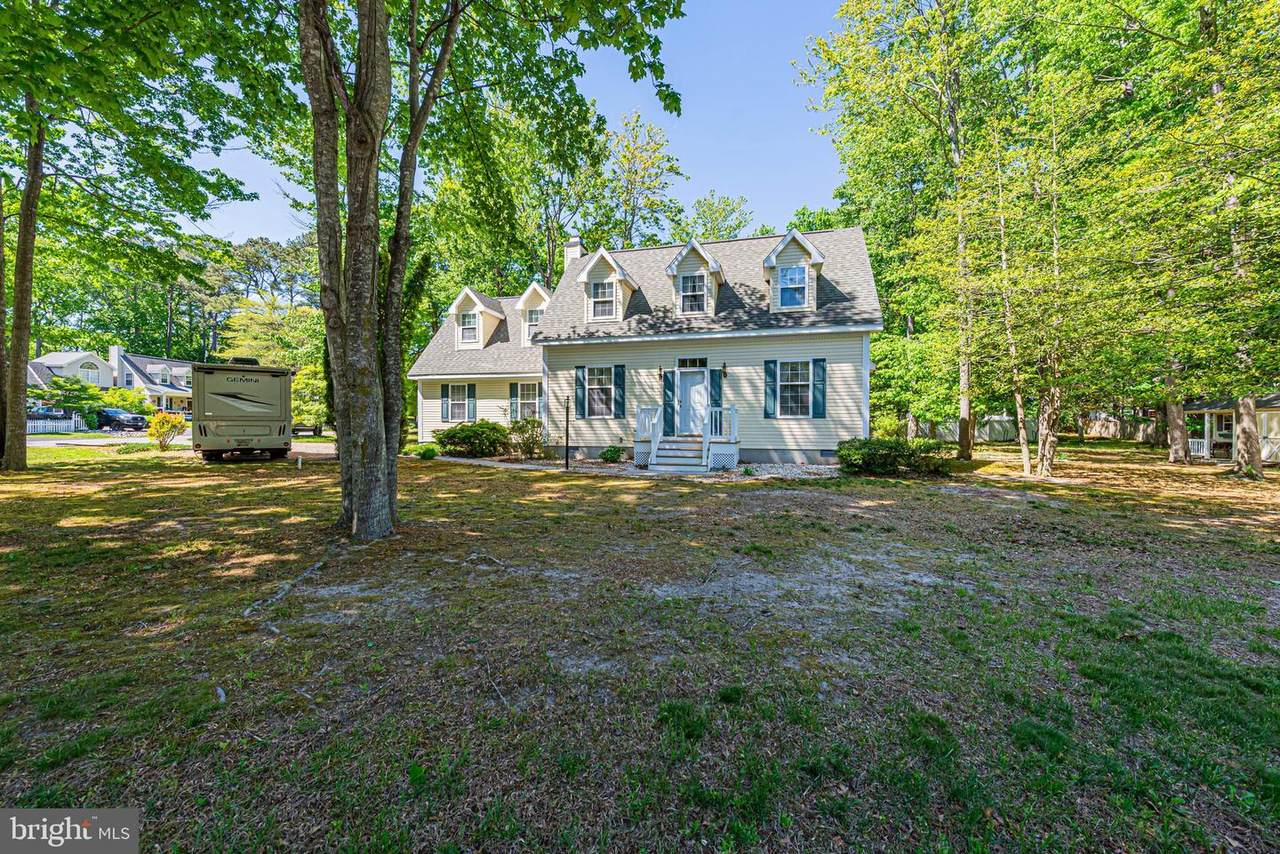 300 Steamboat Lane - Photo 1