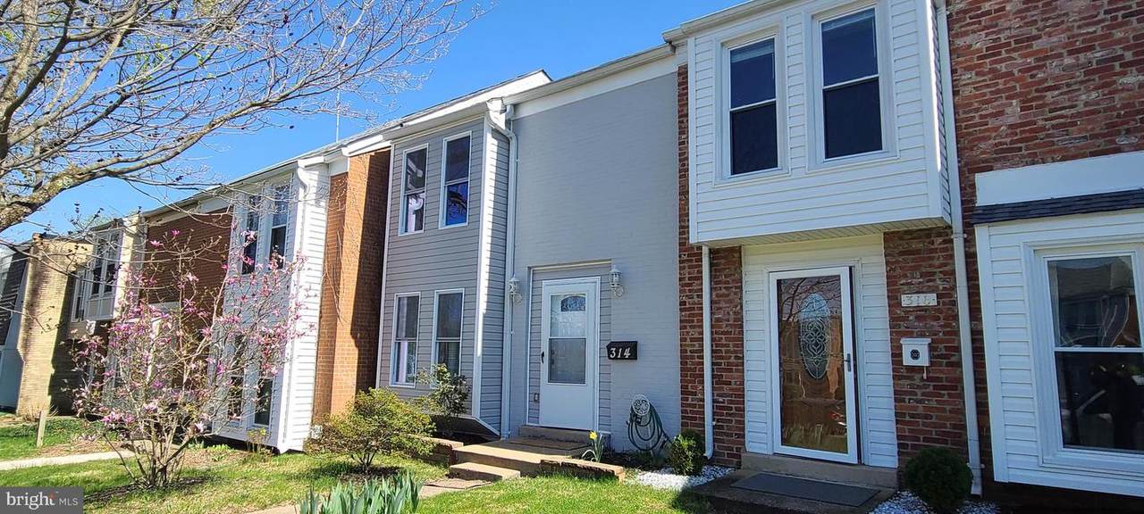 314 Roanoke Drive - Photo 1