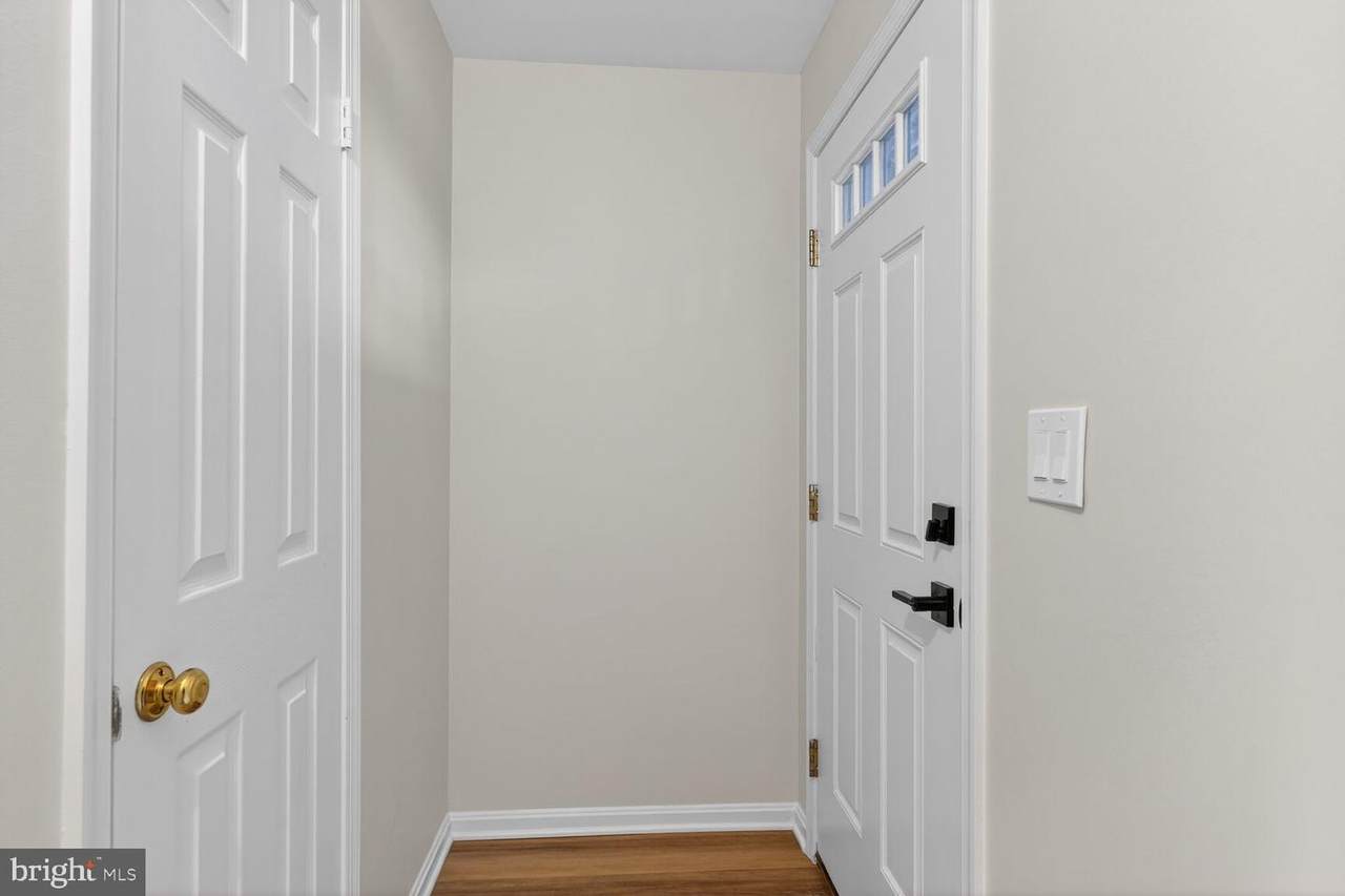 https://bt-photos.global.ssl.fastly.net/brightmls/1280_boomver_1_804876756358-2.jpg