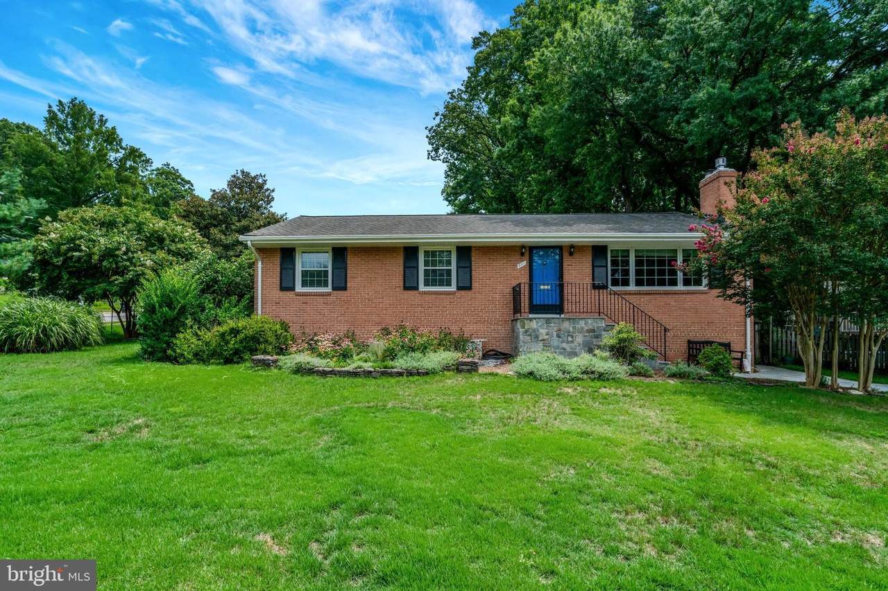 821 Latham Street - Photo 1