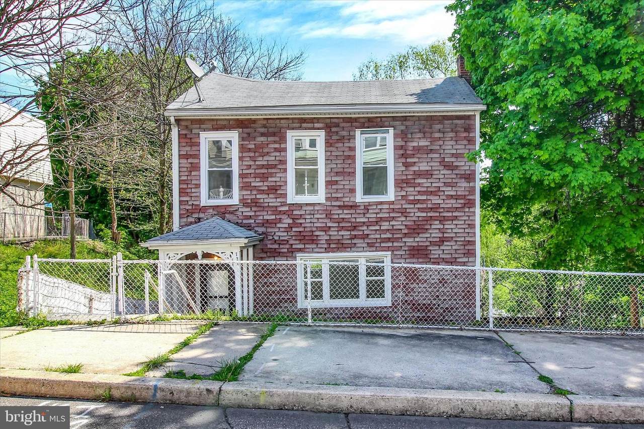 720 2ND Street - Photo 1