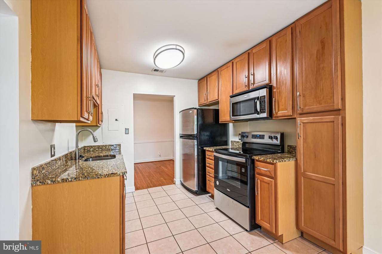300 Hilltop Lane - Photo 1