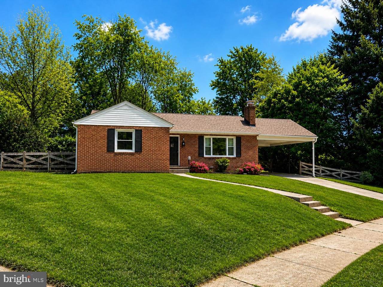 918 Shawnee Drive - Photo 1