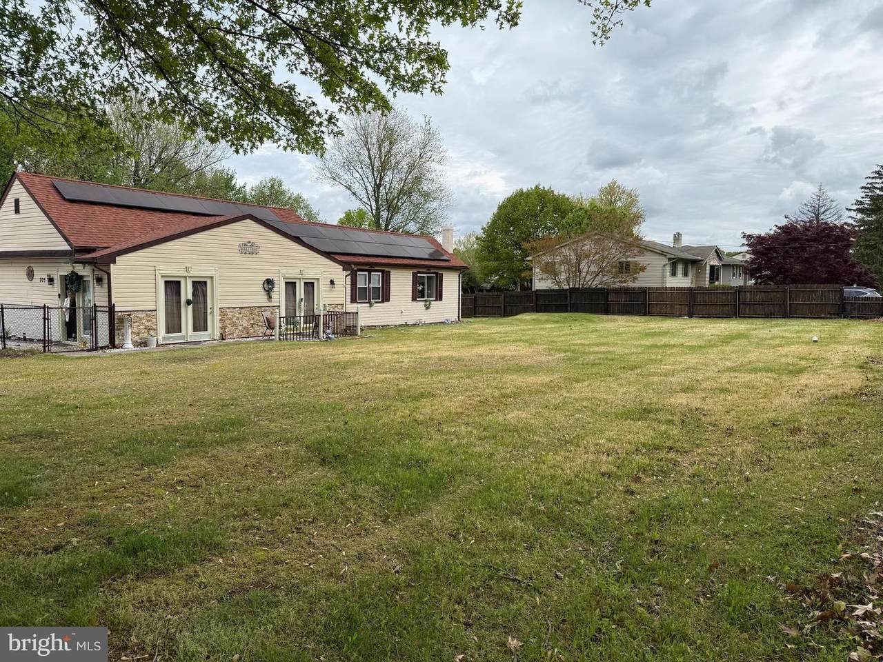 305 Lincoln Avenue - Photo 1
