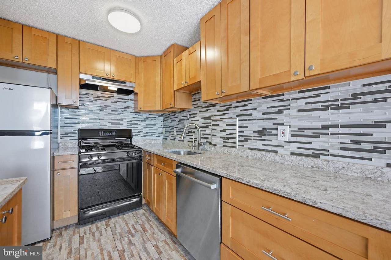 5225 Pooks Hill Road - Photo 1
