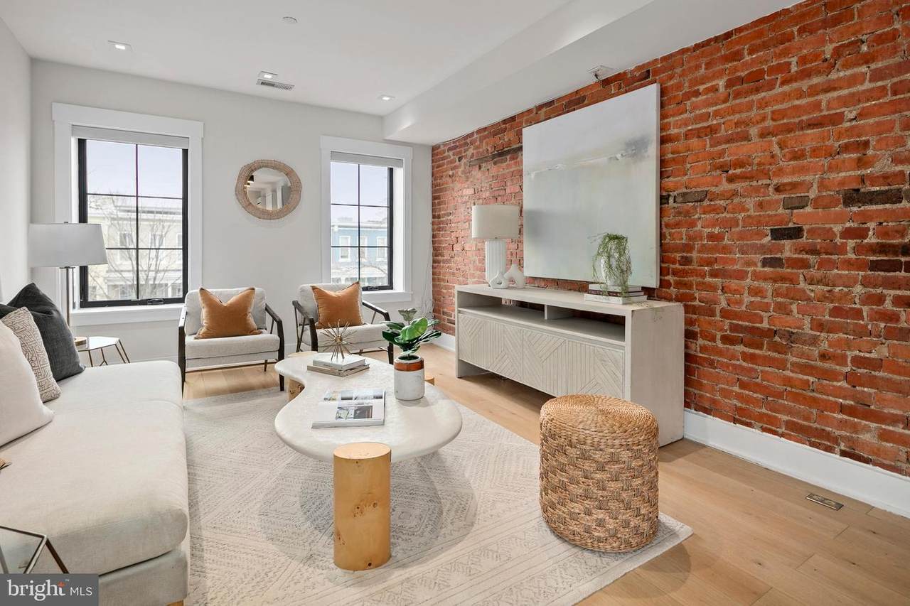 330 16TH Street - Photo 1
