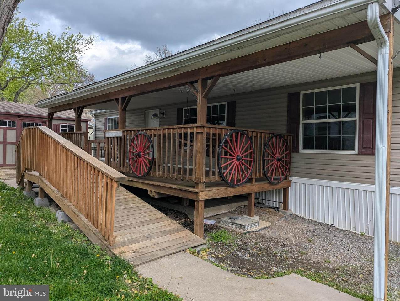 81 Laurel Street - Photo 1