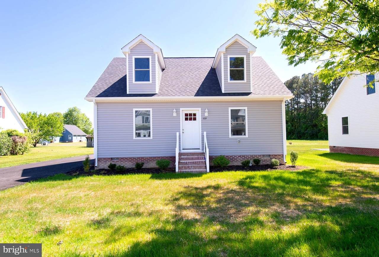 109 Railroad Avenue - Photo 1