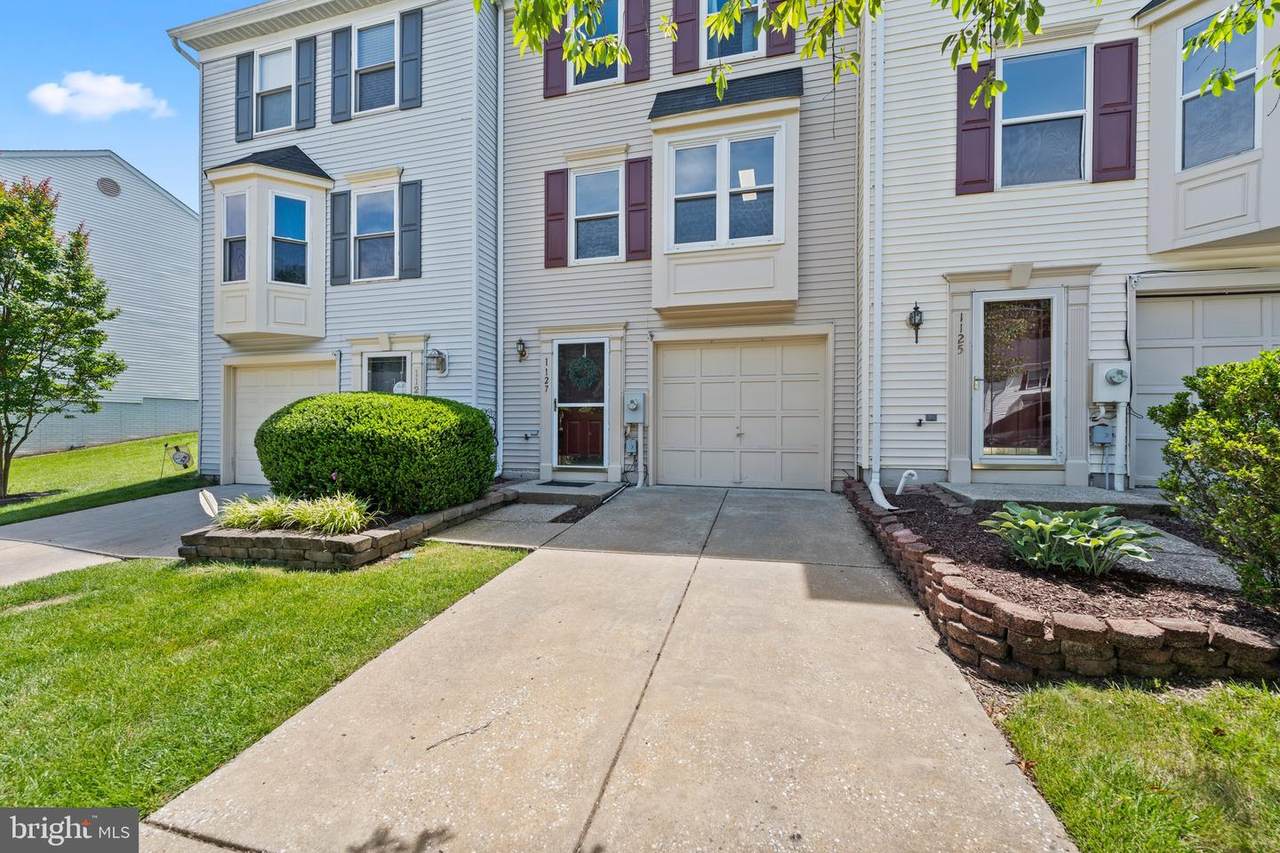 1127 Kelfield - Photo 1