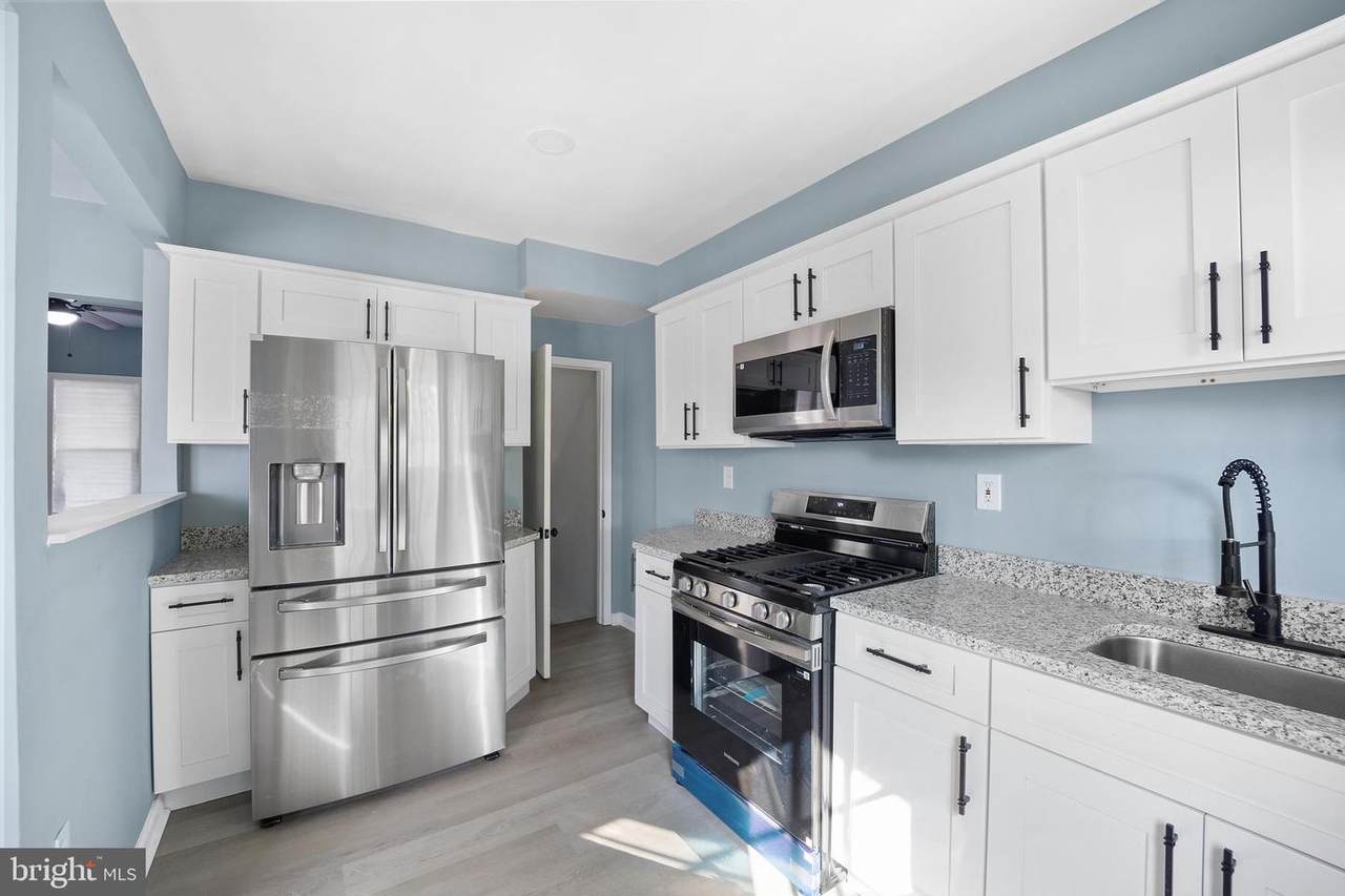 19 37TH Street - Photo 1