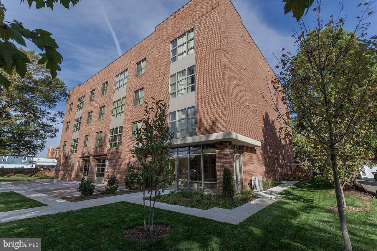905 Jackson - Photo 1