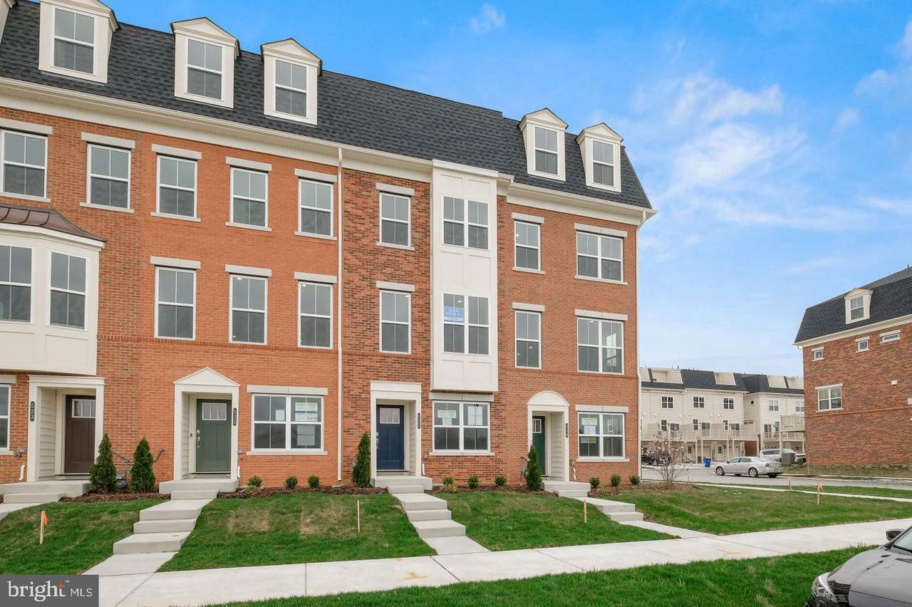 527 7TH Street - Photo 1