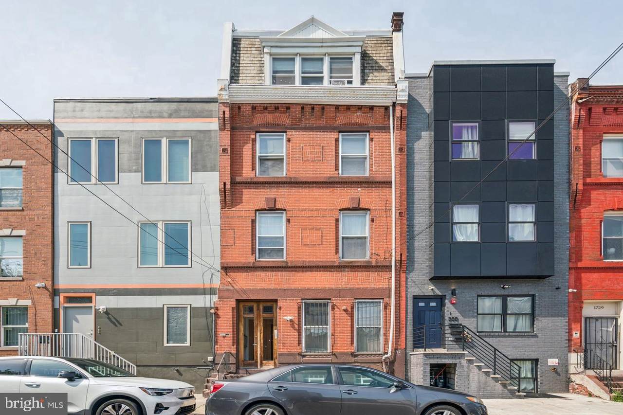 1733 Montgomery Avenue - Photo 1