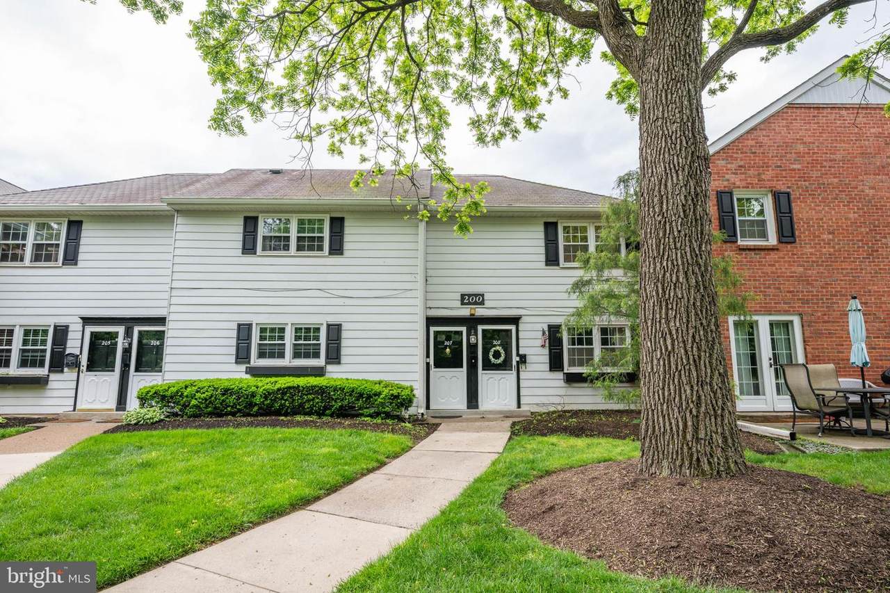 207 Yardley Commons - Photo 1