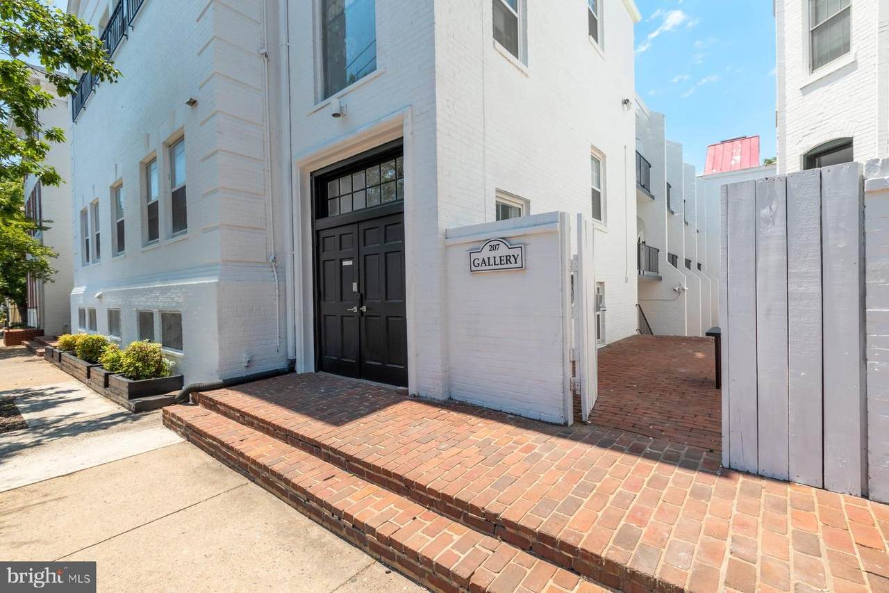 207 Patrick Street - Photo 1