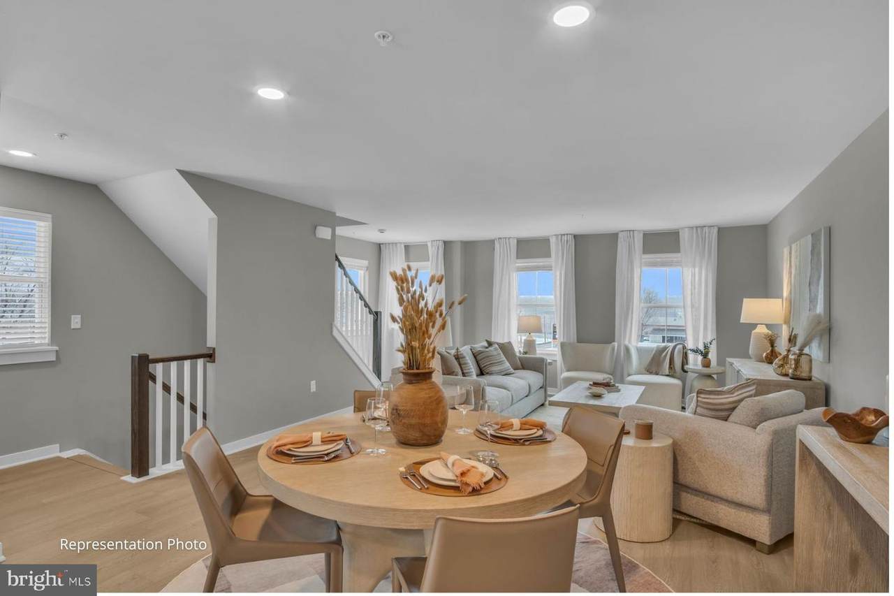 310 Flora Boulevard - Photo 1