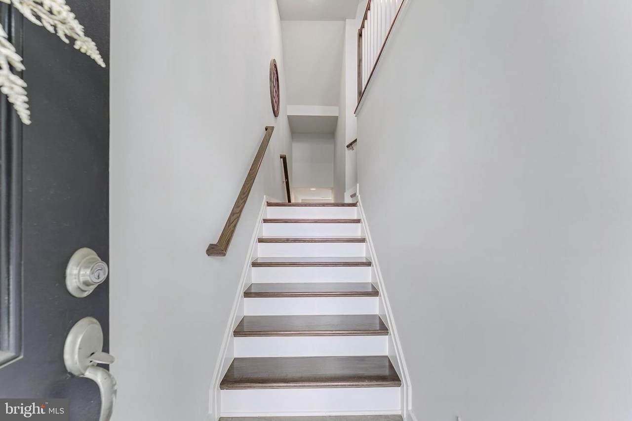 https://bt-photos.global.ssl.fastly.net/brightmls/1280_boomver_1_804904249724-2.jpg