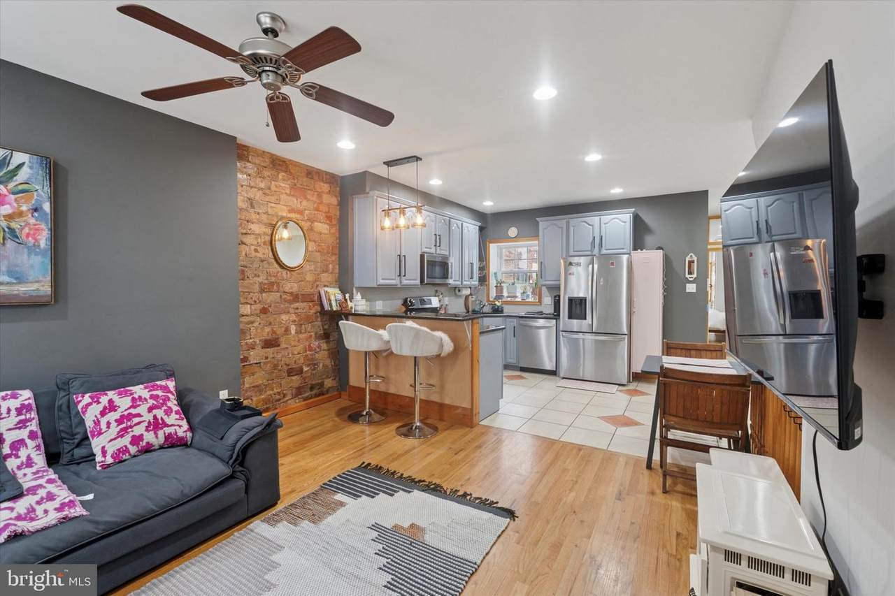 1522 Brown Street - Photo 1