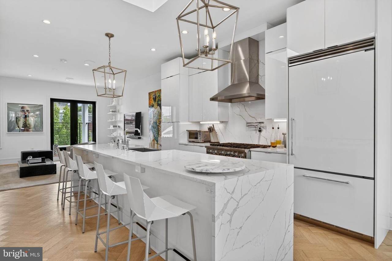 1712 15TH Street - Photo 1