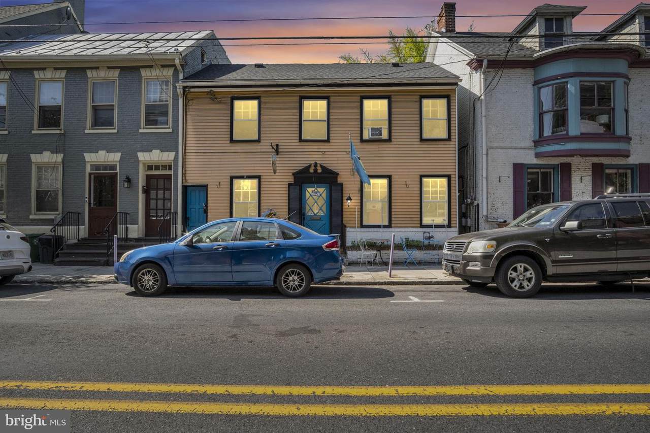 10 Pomfret Street - Photo 1
