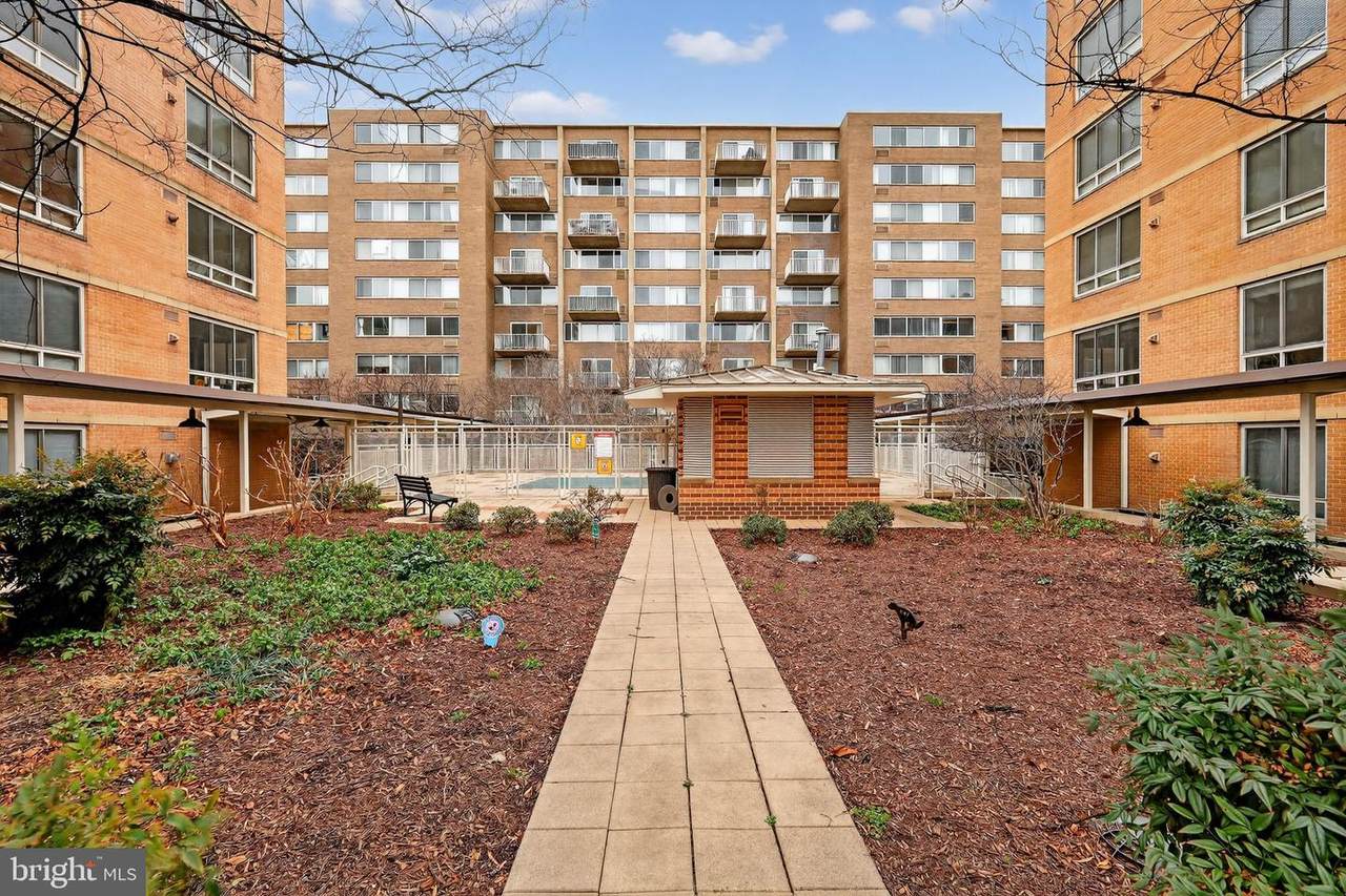 800 4TH Street - Photo 1