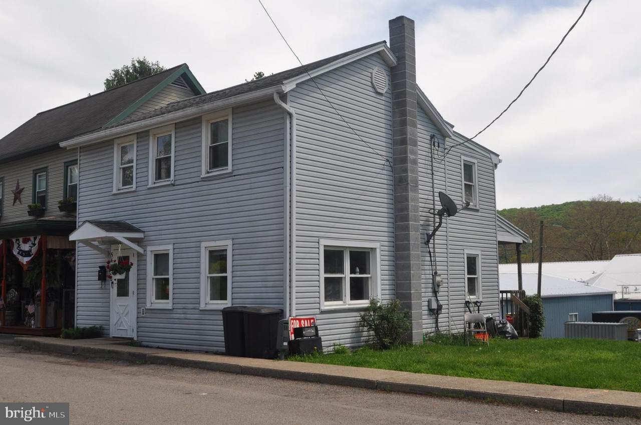 540 Moore Street - Photo 1