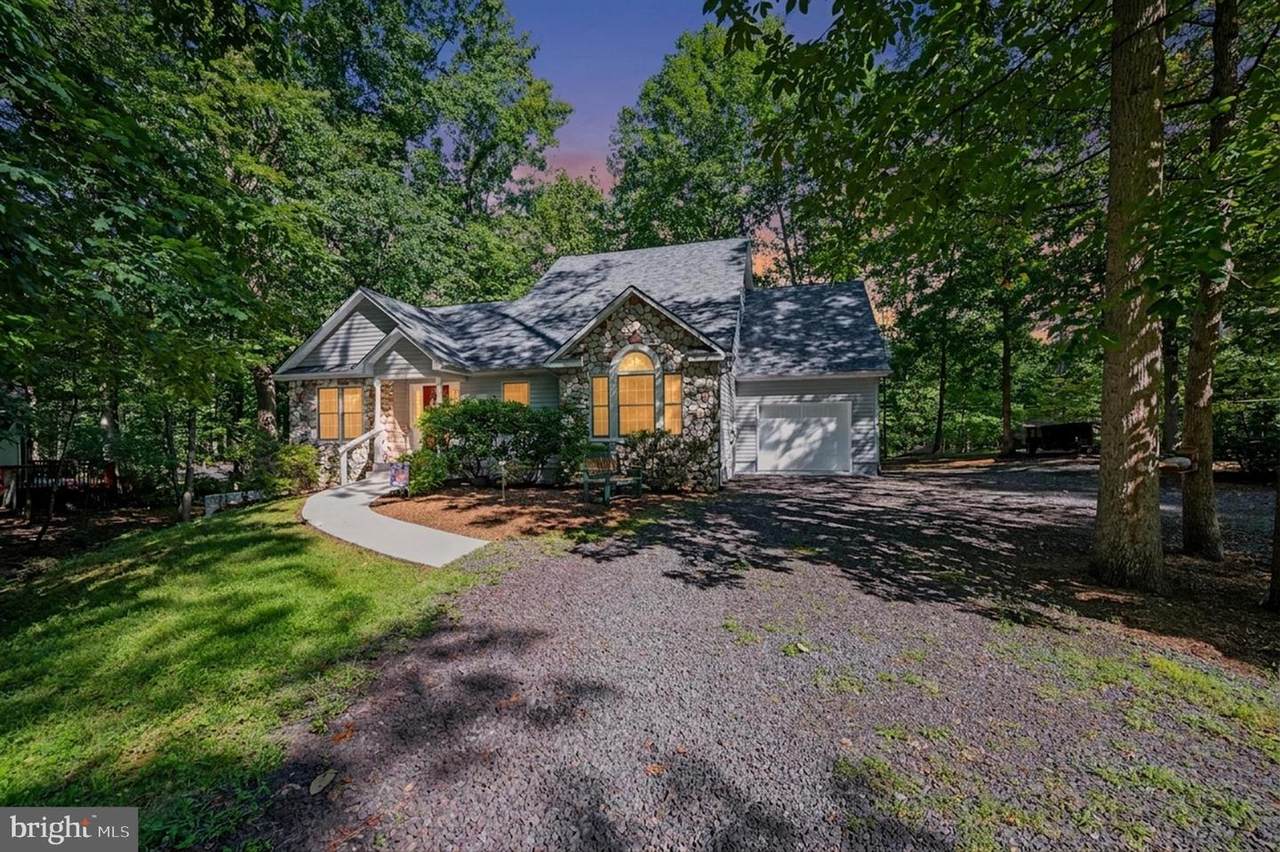 300 Edgehill Drive - Photo 1