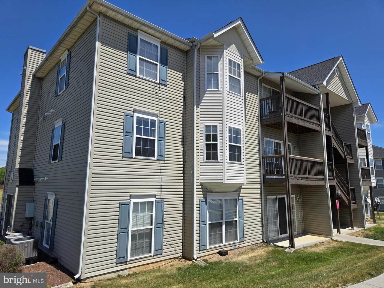 136-8 Brookland Court - Photo 1