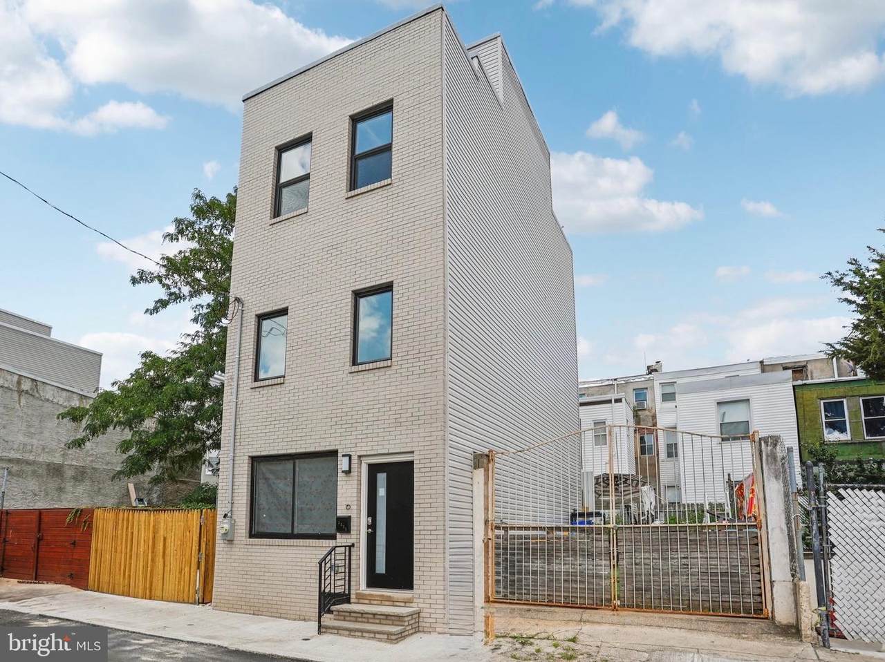 2225 Waterloo Street - Photo 1
