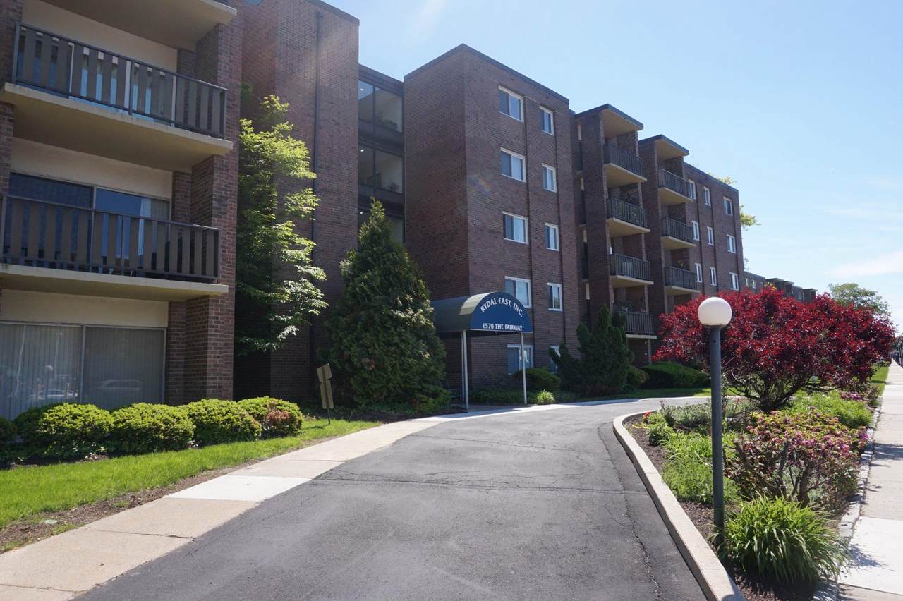 1570 The Fairway - Photo 1