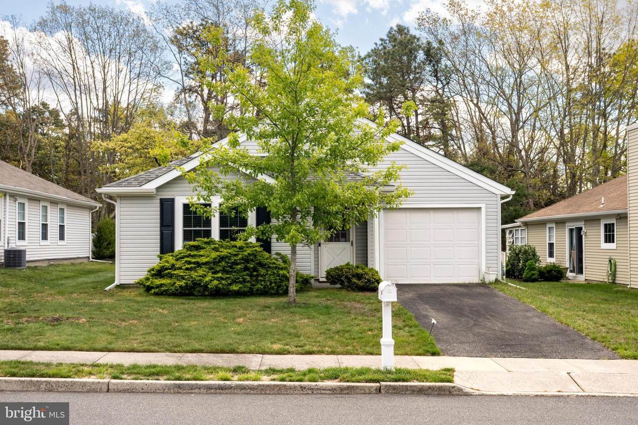 98 Pine Oak Boulevard - Photo 1