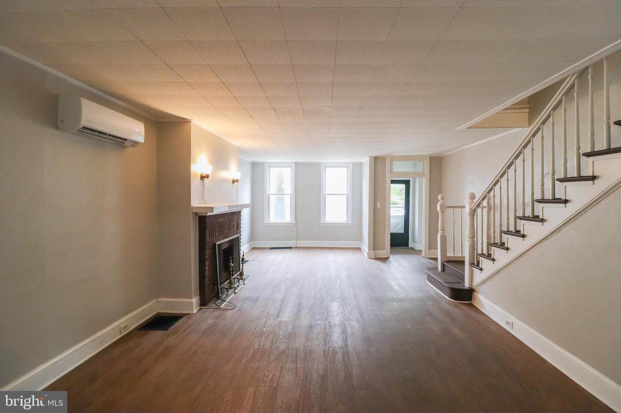 https://bt-photos.global.ssl.fastly.net/brightmls/1280_boomver_1_804924547088-2.jpg