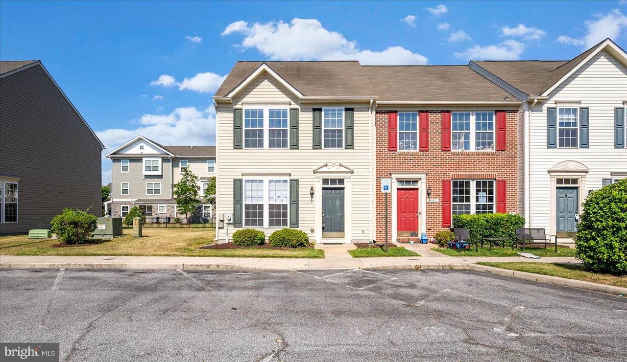 1009 Meadow View Drive - Photo 1
