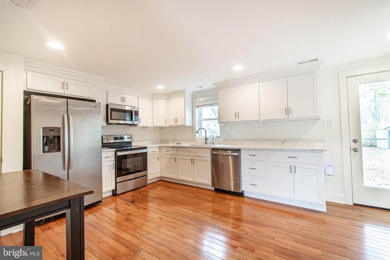 101 Brooks Lane - Photo 1