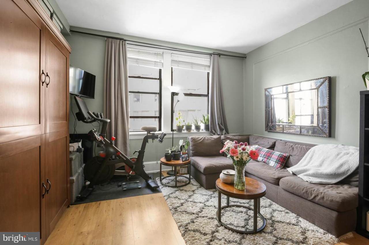 1324 Locust Street - Photo 1
