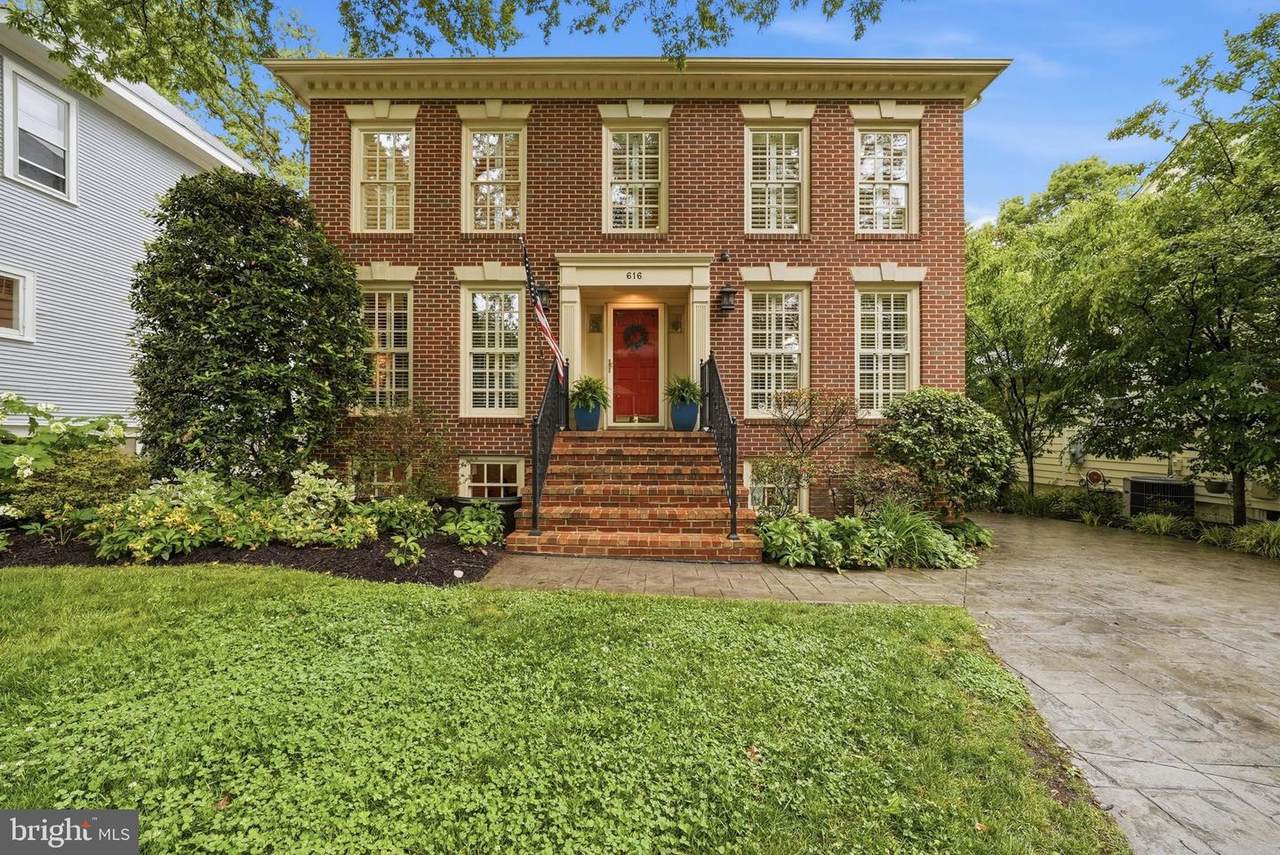 616 26TH Street - Photo 1