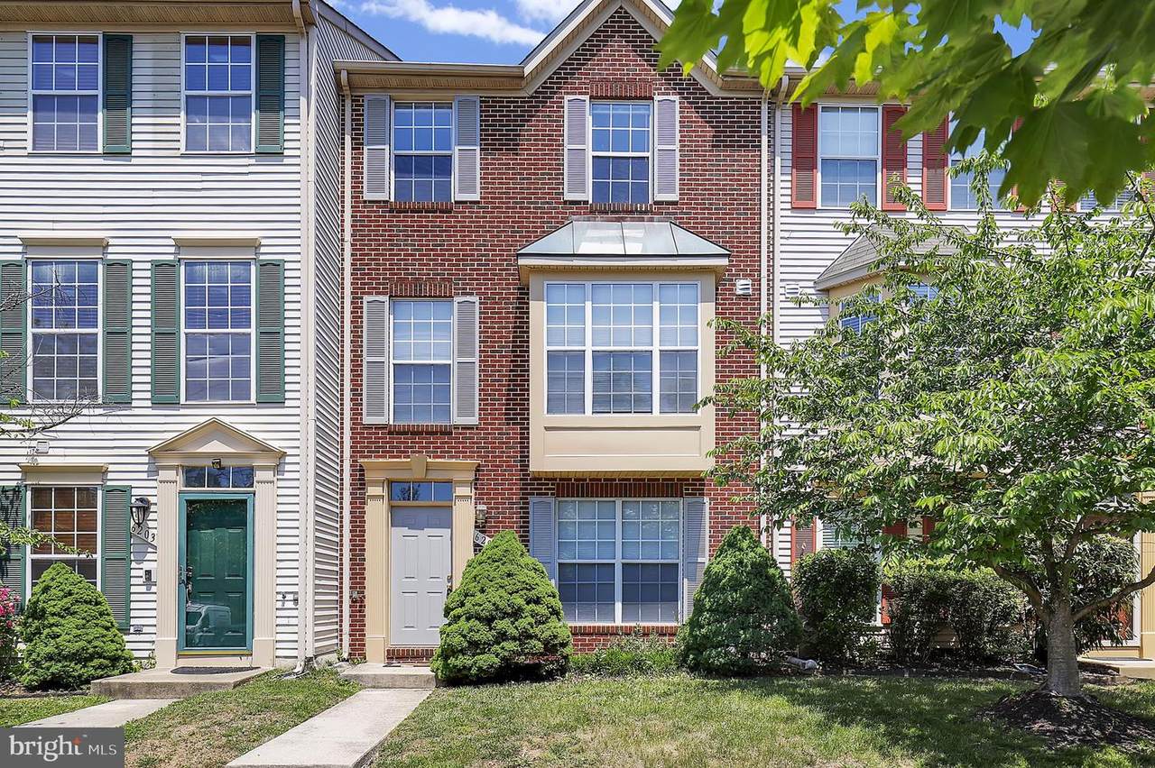 6205 Yellow Dawn Court - Photo 1