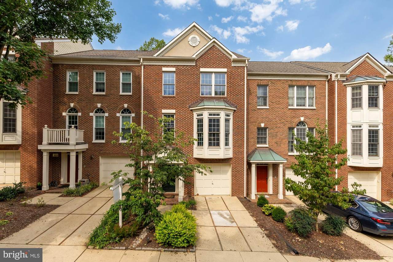 4024 Heatherstone Court - Photo 1