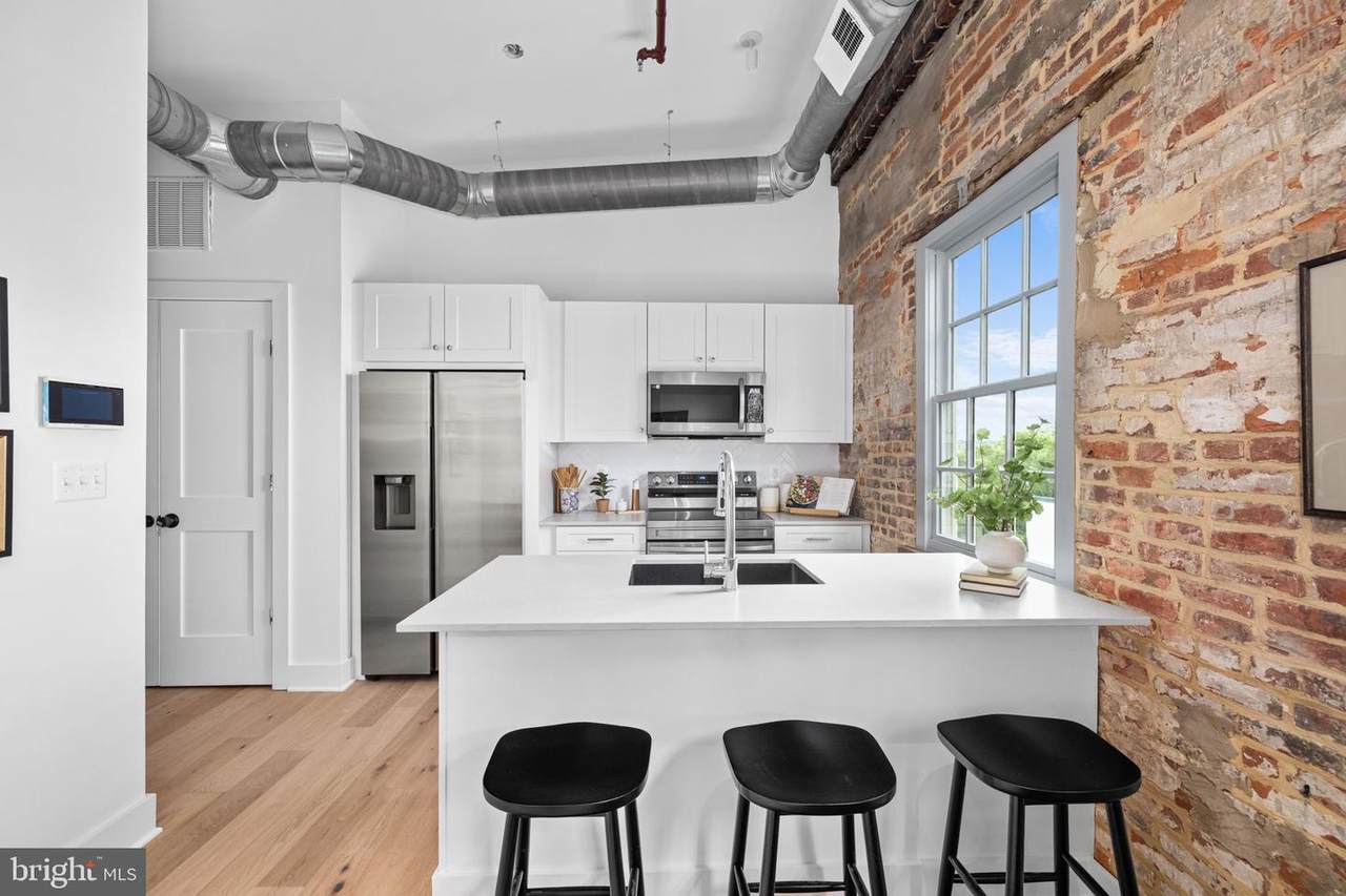 901 King Street - Photo 1