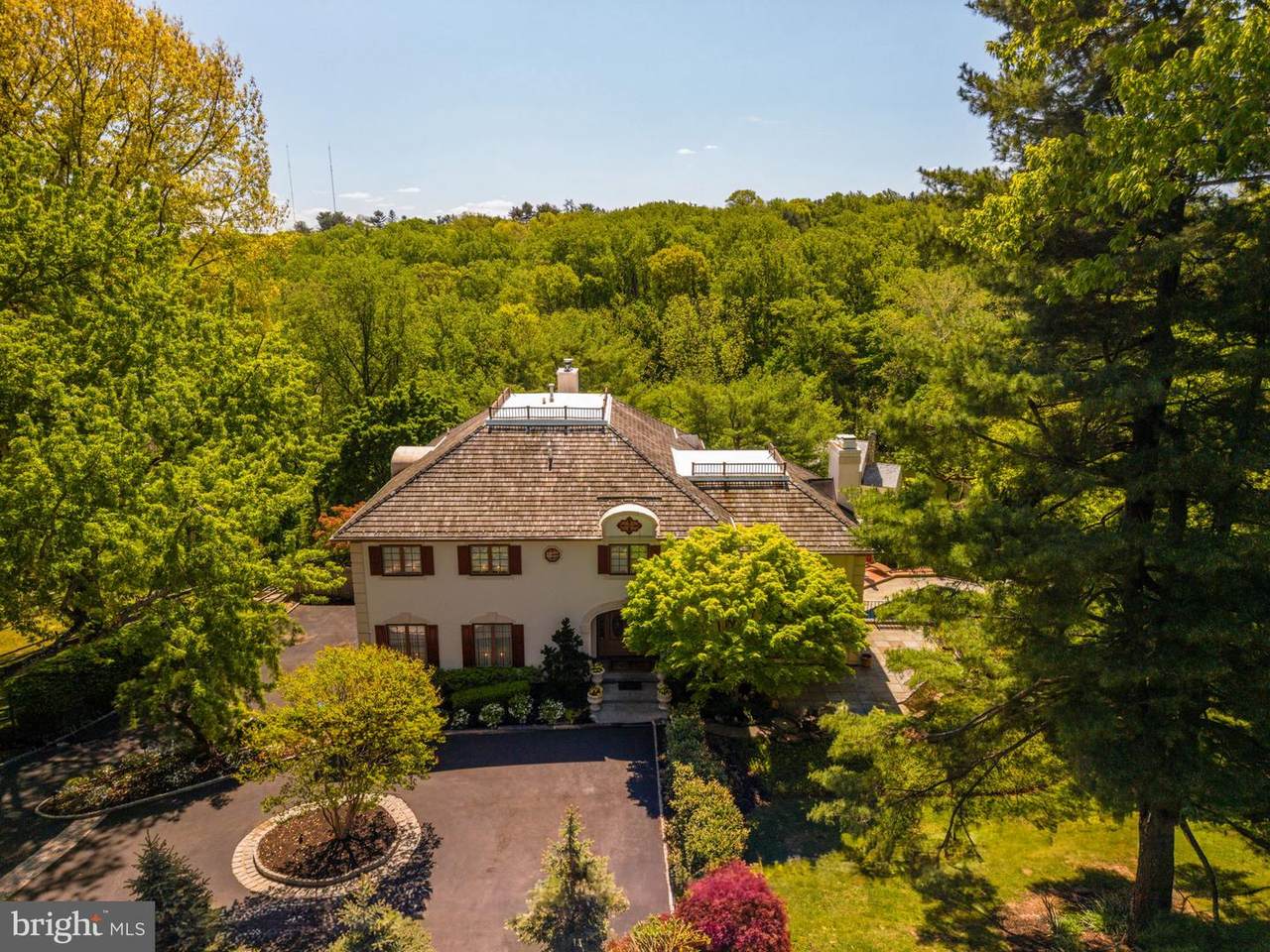 1533 Briar Hill Road - Photo 1