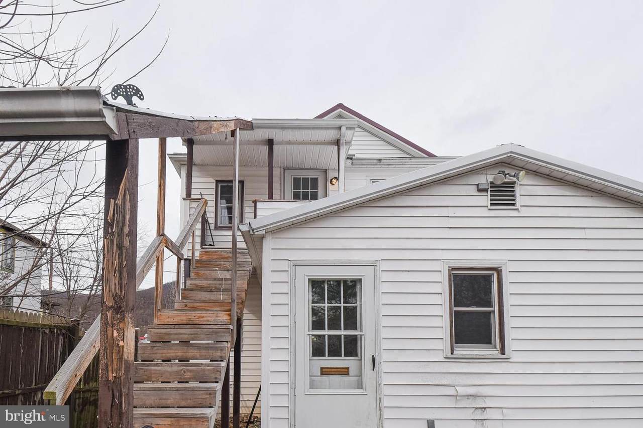 33 1/2 C Street - Photo 1