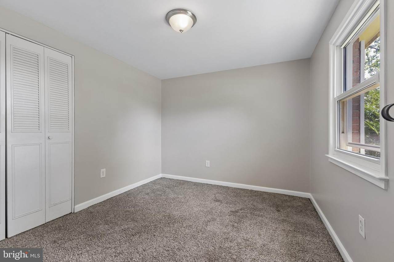 https://bt-photos.global.ssl.fastly.net/brightmls/1280_boomver_1_804936525128-2.jpg