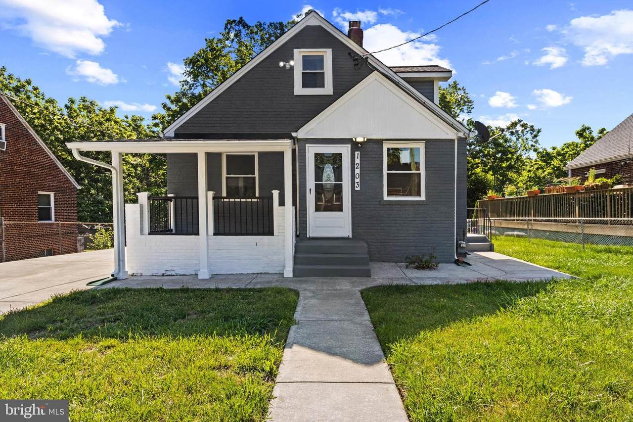 1203 Farmingdale Avenue - Photo 1