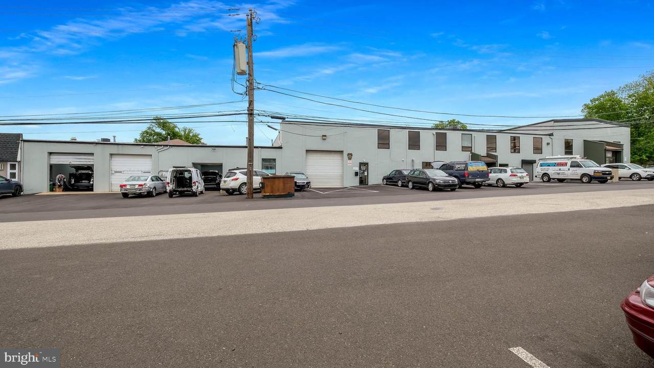 400 Lincoln Avenue - Photo 1