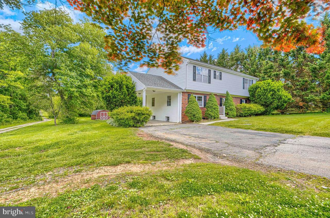 605 Paradise Road - Photo 1