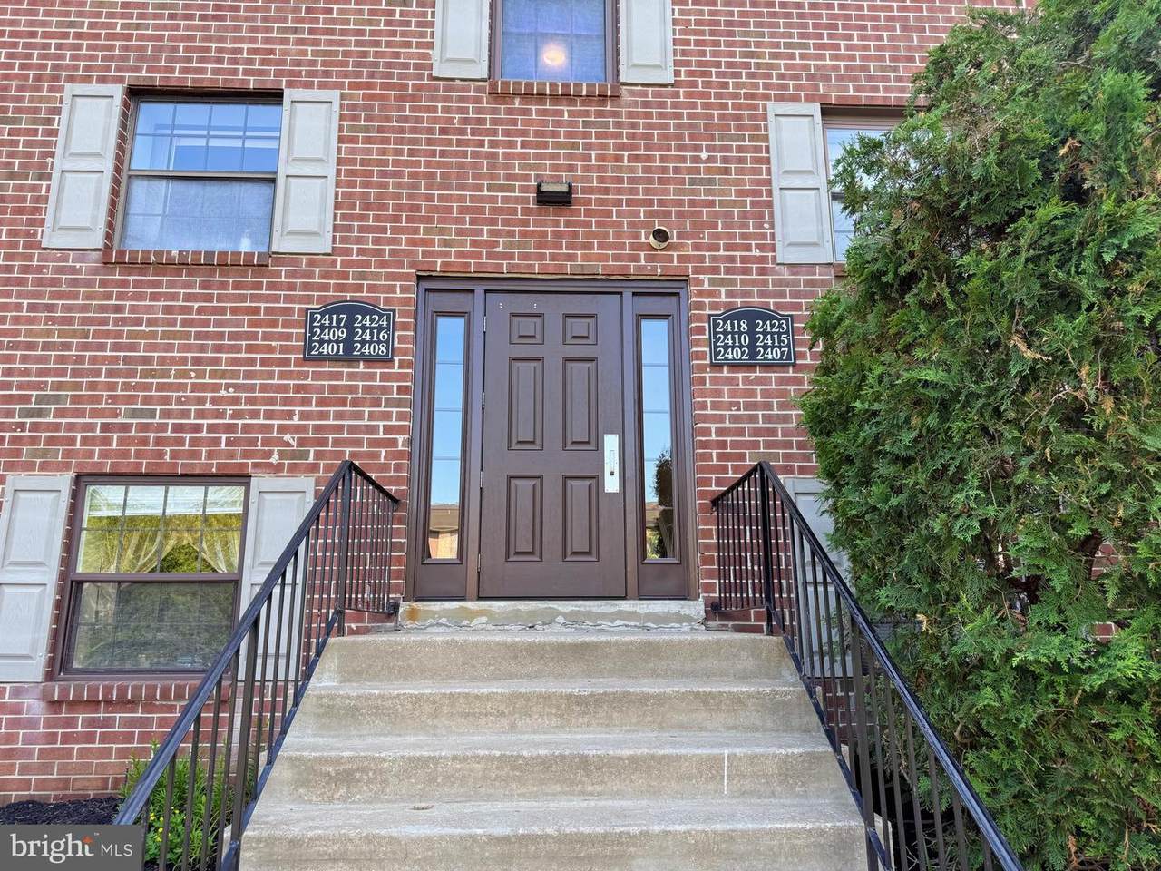 2410 Pond View Drive - Photo 1