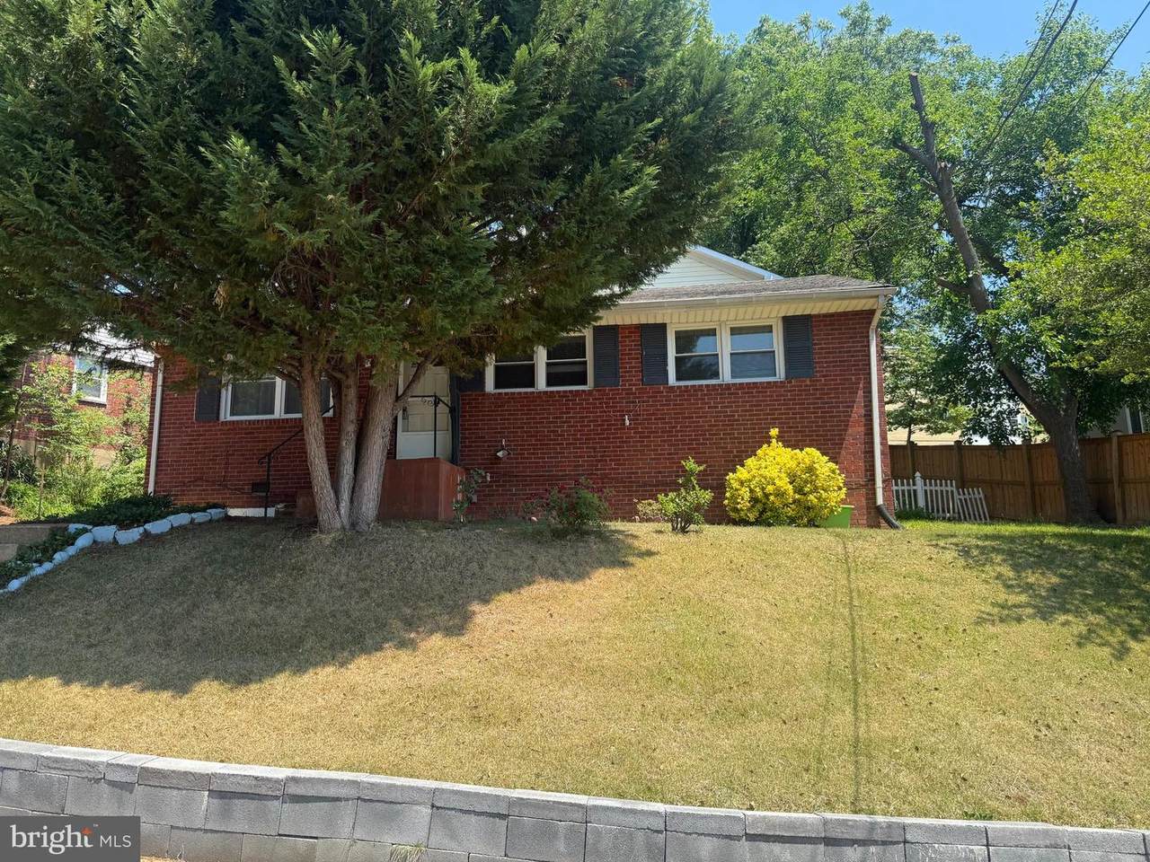 1813 Stafford Street - Photo 1