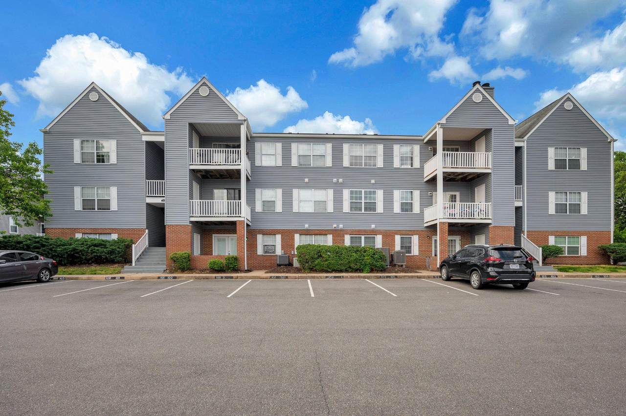 102 Picadilly Lane - Photo 1